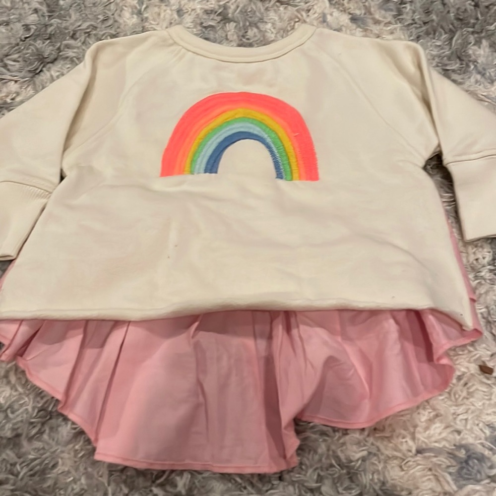 Sweatshirt w rainbow and pink ruffle